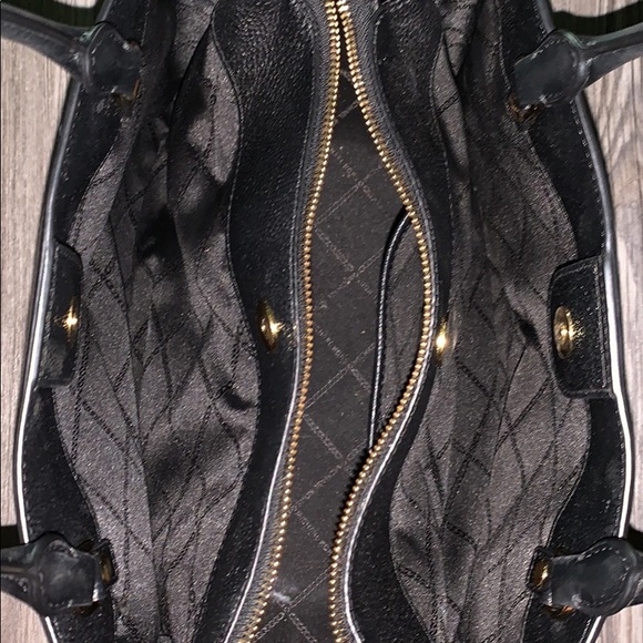 Michael kors  mid size purse 👜 - Picture 4 of 6